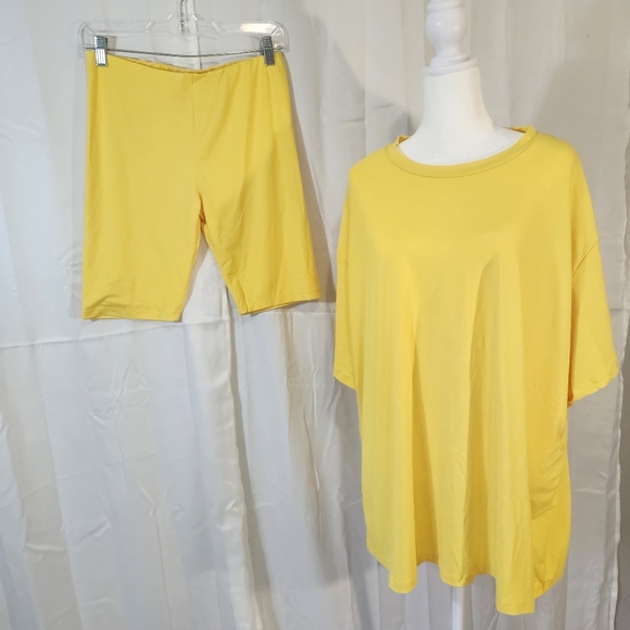 Capella Loose Fit Top & Biker Shorts Set - Picture 3 of 12